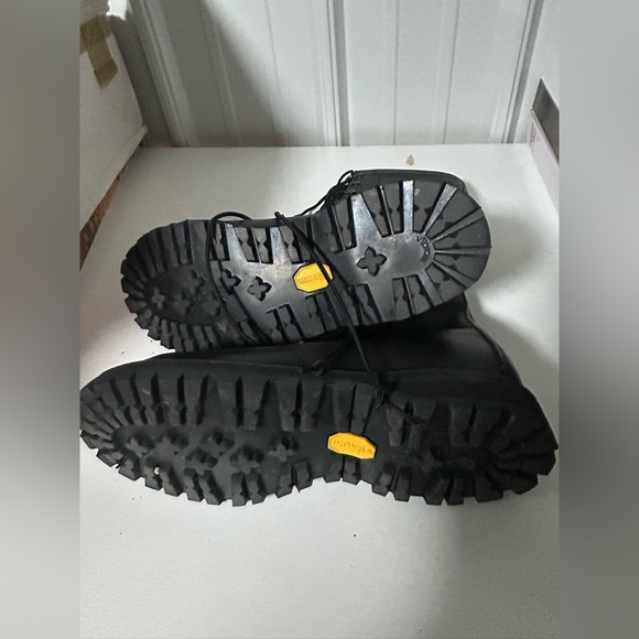 Vibrant women’s Black Lace-Up Combat Boots - Picture 4 of 5